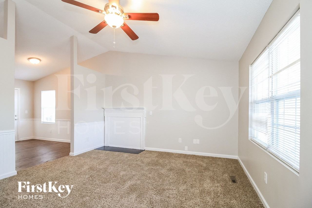 3820 Spring Branch Dr - Photo 4 of 15