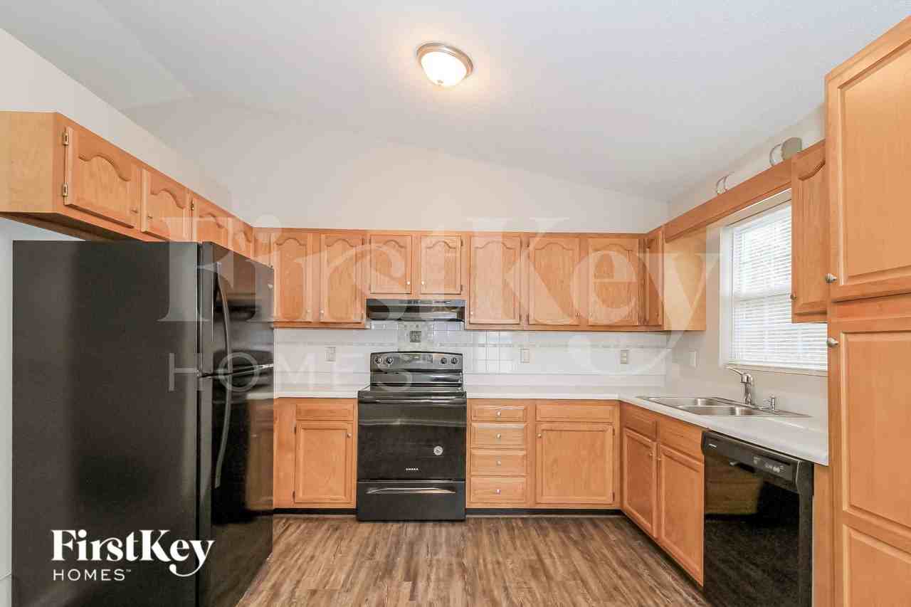 3820 Spring Branch Dr - Photo 5 of 15