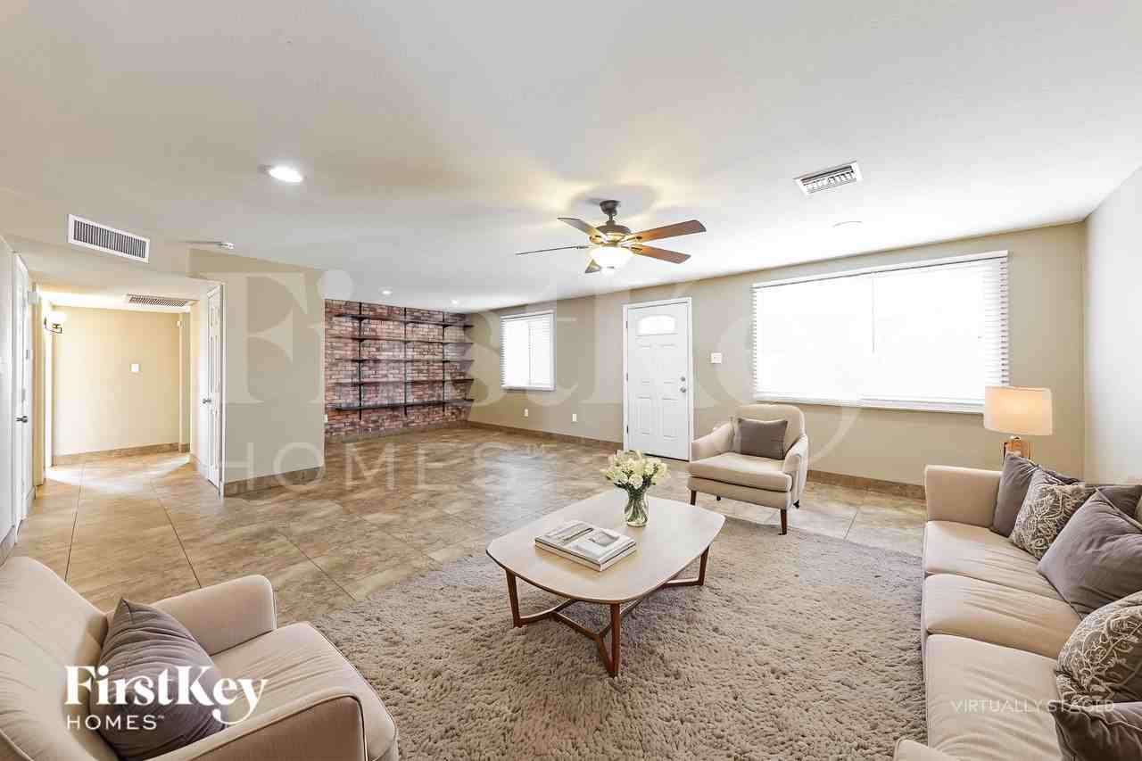 3550 E Thunderbird Rd - Photo 4 of 19