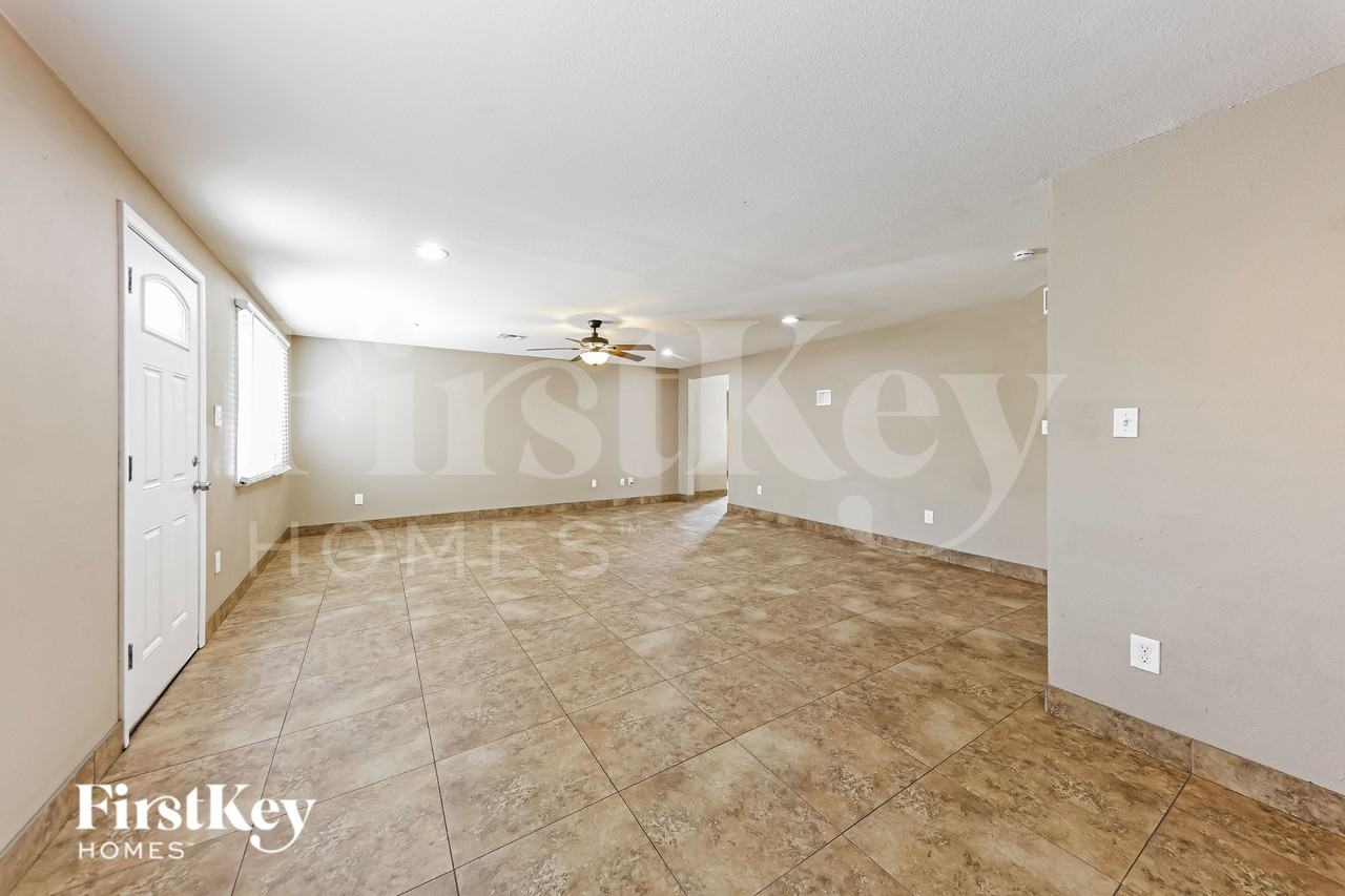 3550 E Thunderbird Rd - Photo 5 of 19