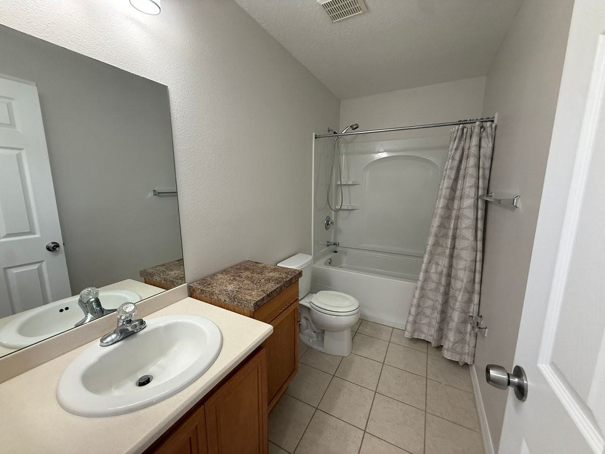 2404 Hassonite St - Photo 4 of 13