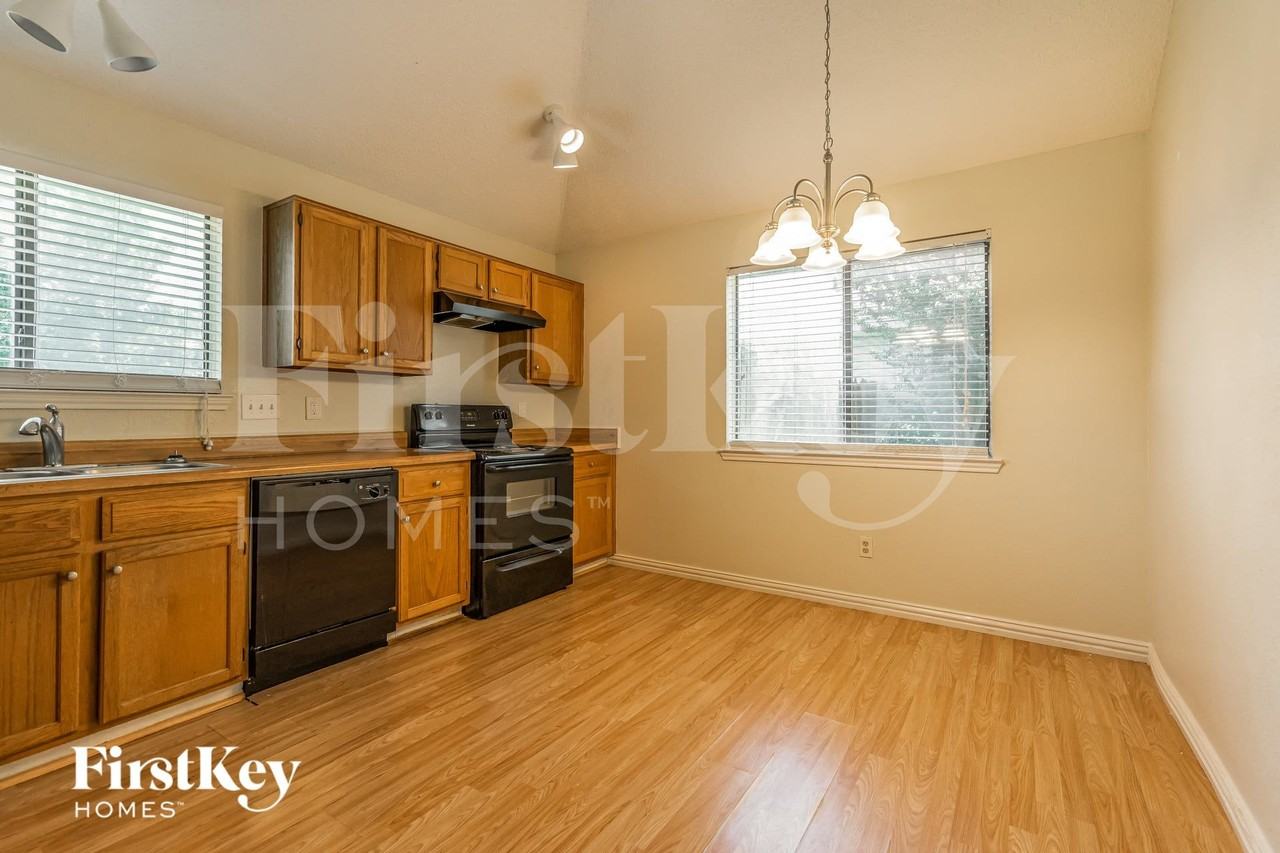 3305 Country Creek Ln - Photo 5 of 15