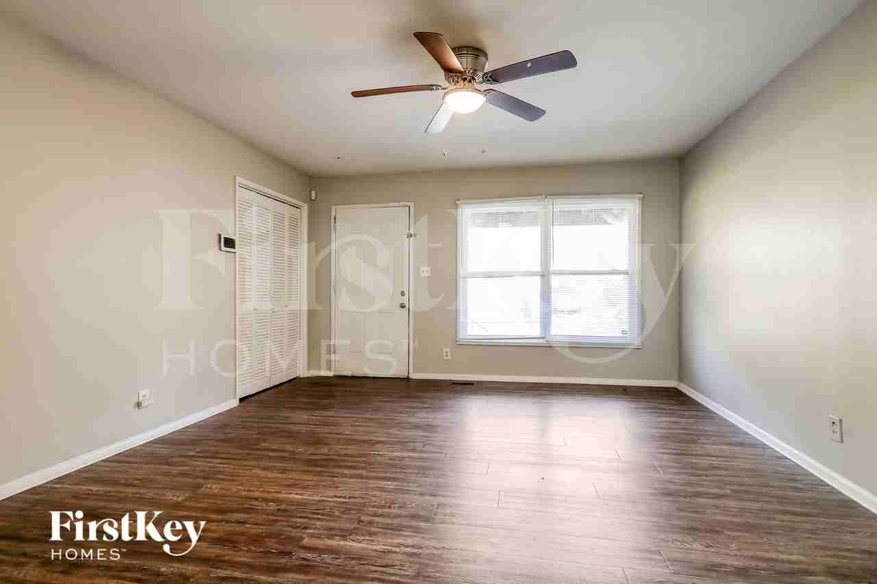 3085 Piper Dr - Photo 2 of 18