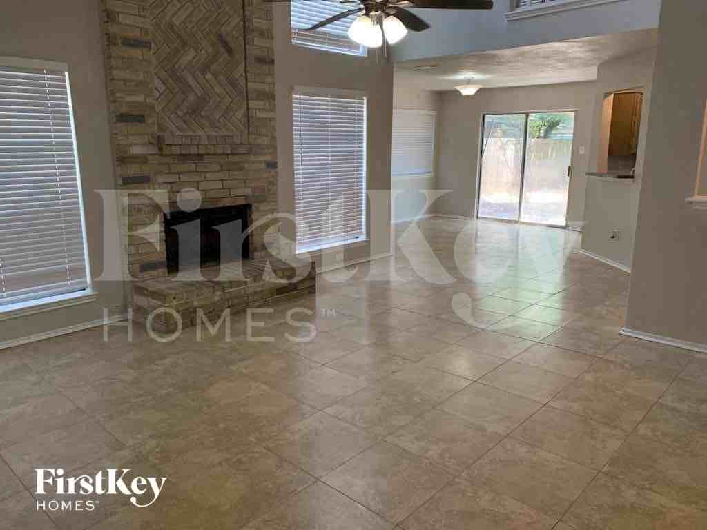 2322 Piddler Dr - Photo 2 of 13