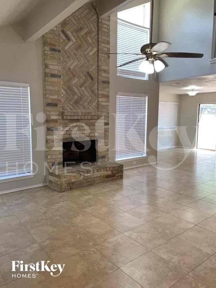2322 Piddler Dr - Photo 3 of 13