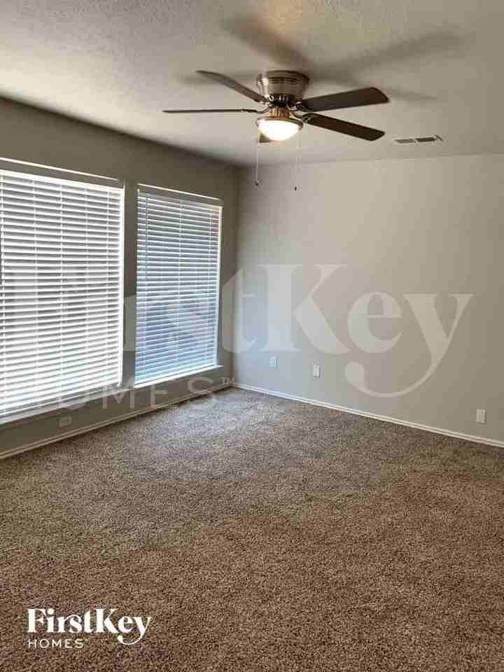 2322 Piddler Dr - Photo 7 of 13
