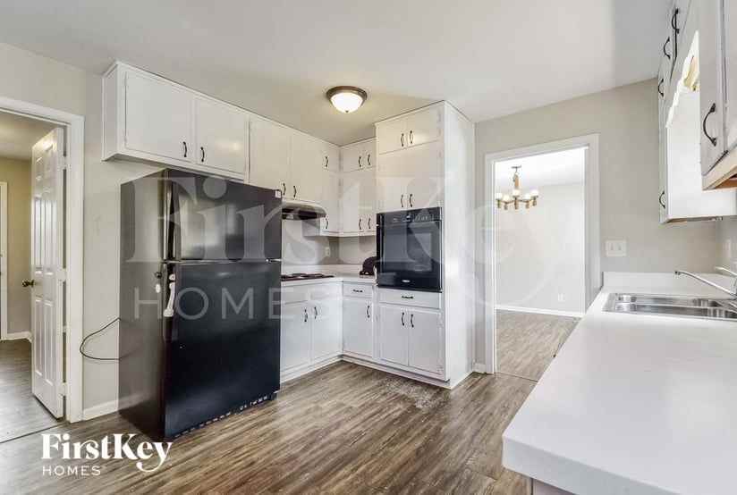2032 Twin Falls Rd - Photo 7 of 15