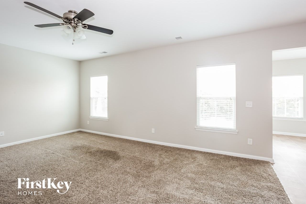 2030 Hamil Ridge Dr - Photo 4 of 15