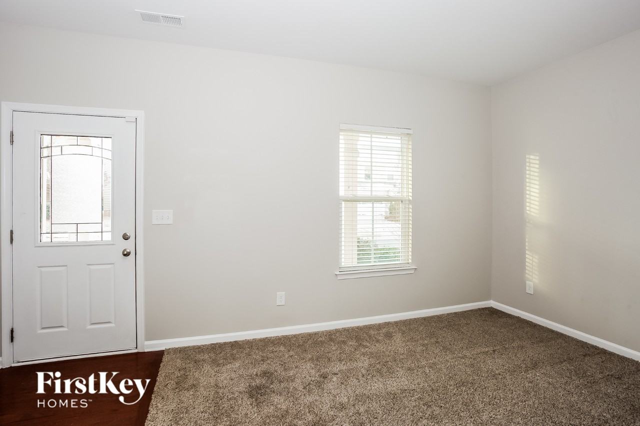2030 Hamil Ridge Dr - Photo 5 of 15