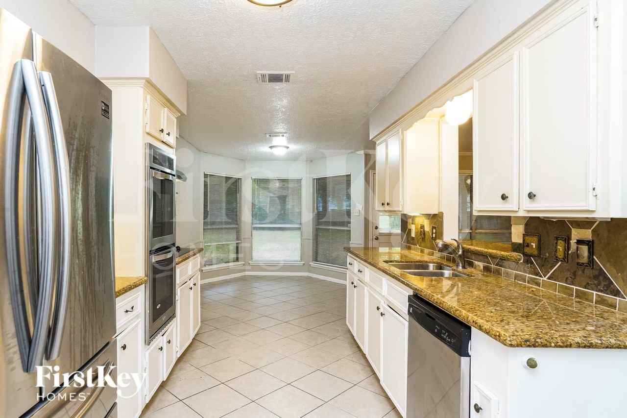 18111 Fireside Dr - Photo 6 of 17