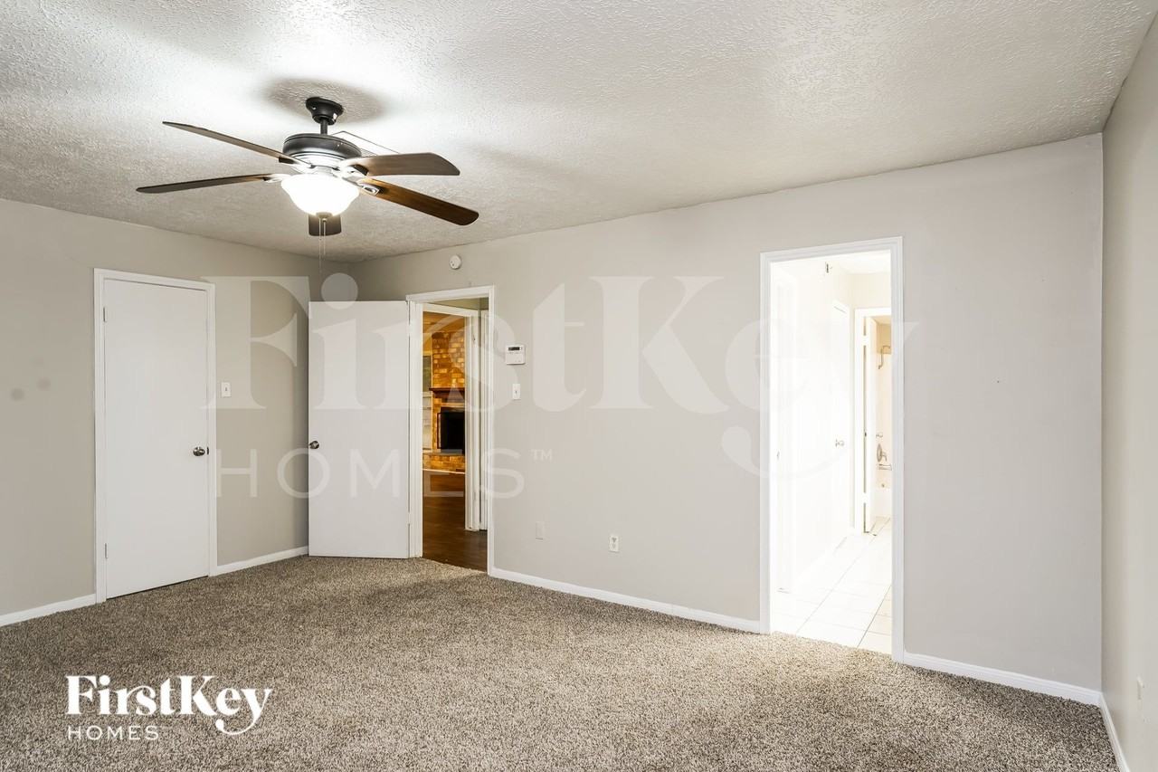 18111 Fireside Dr - Photo 7 of 17