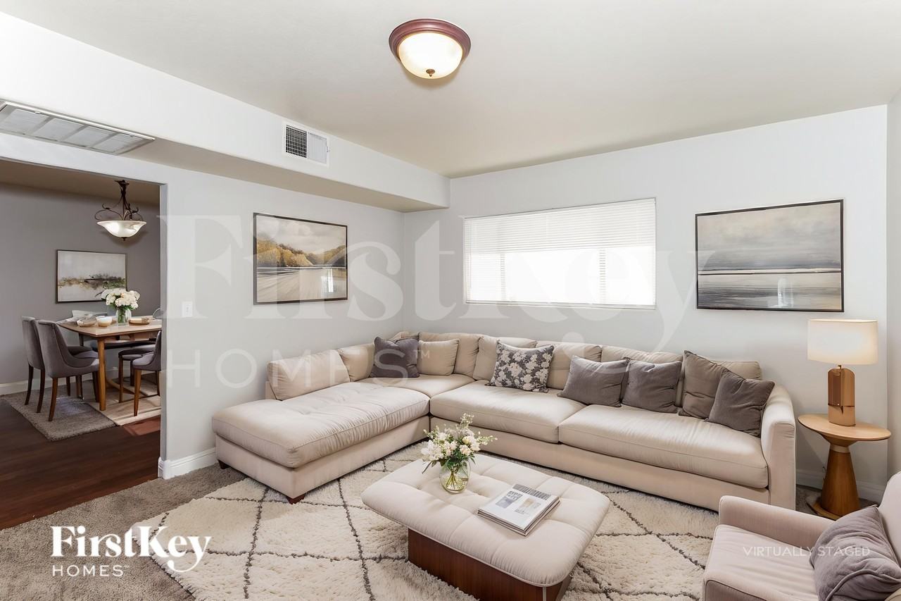 1692 Capistrano Ave - Photo 4 of 19