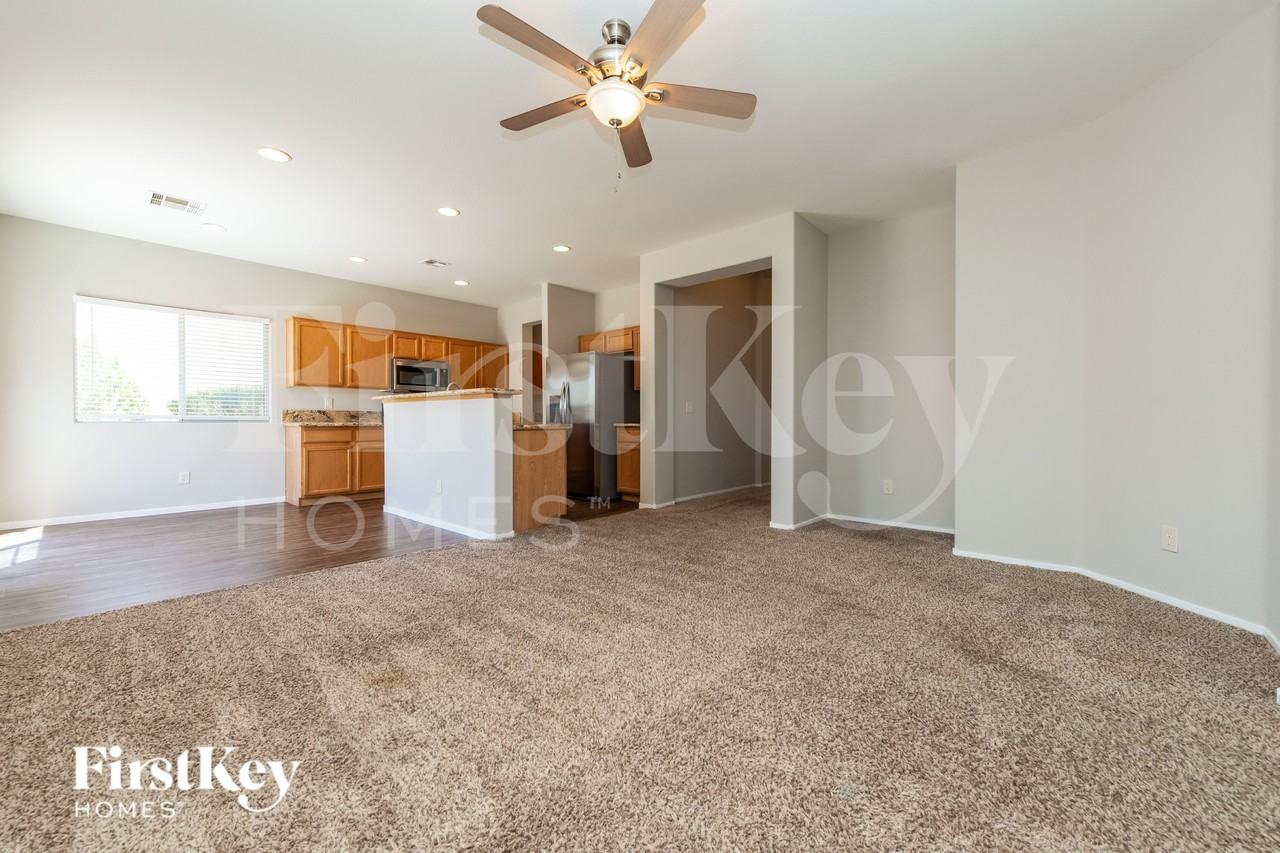 1527 Paradise Reef Ave - Photo 2 of 19
