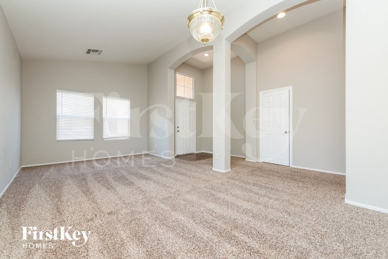 1527 Paradise Reef Ave - Photo 5 of 19