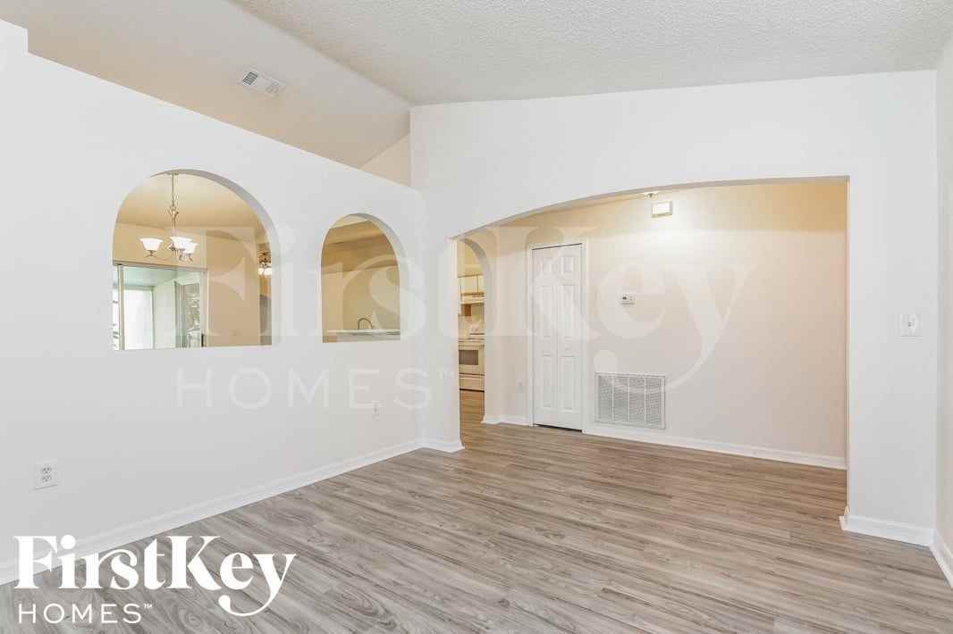 1517 Fairlight St Nw - Photo 4 of 16