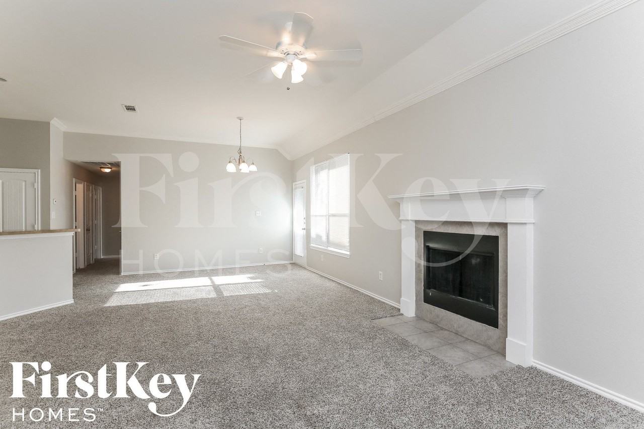 1415 Sax Leigh Dr - Photo 2 of 16