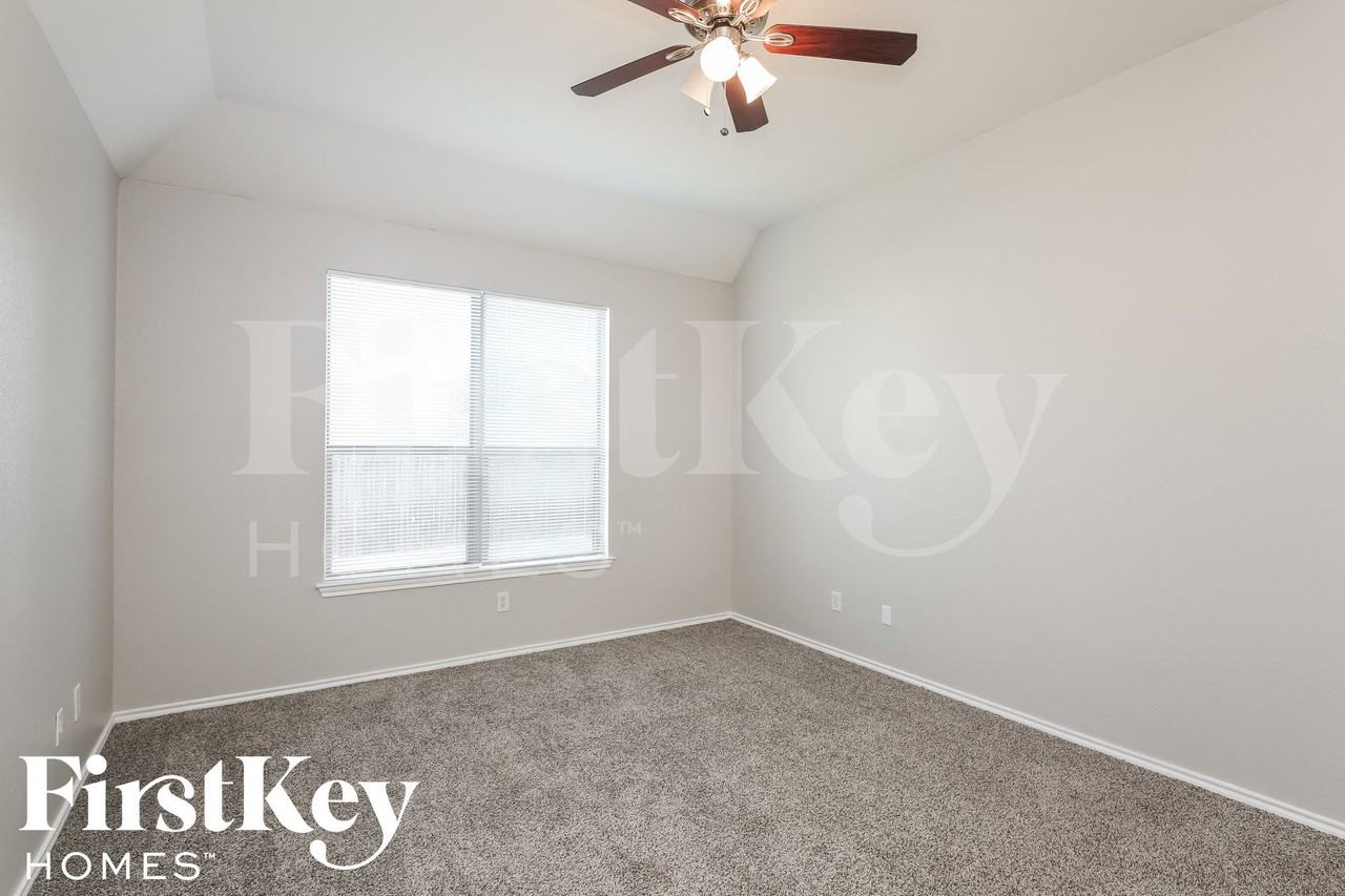 1415 Sax Leigh Dr - Photo 5 of 16