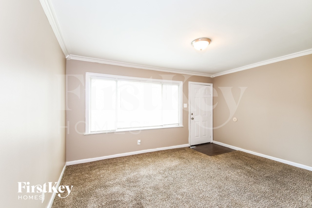 1405 Gahan Dr - Photo 4 of 19