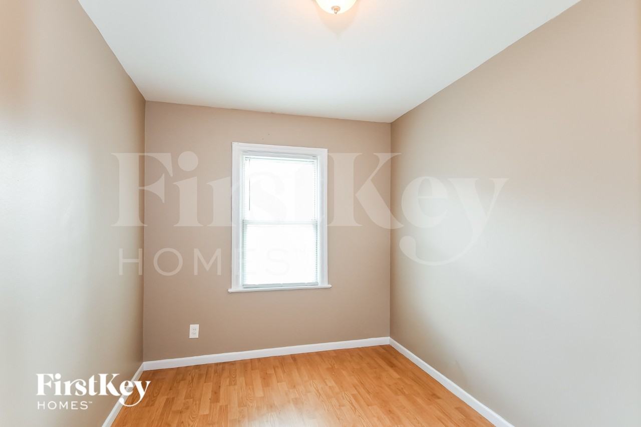 1405 Gahan Dr - Photo 6 of 19