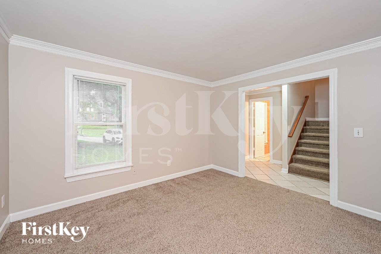 1395 Oakengate Dr - Photo 2 of 19