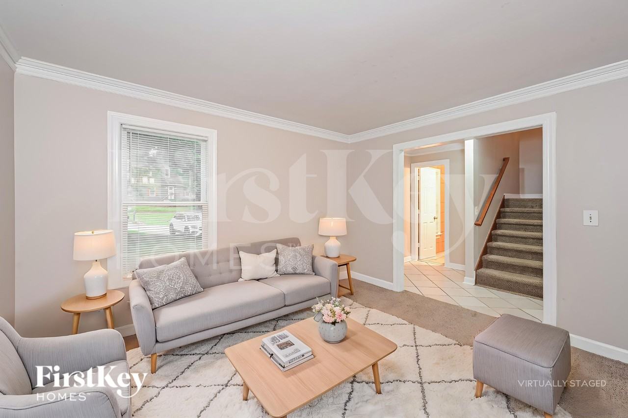 1395 Oakengate Dr - Photo 3 of 19