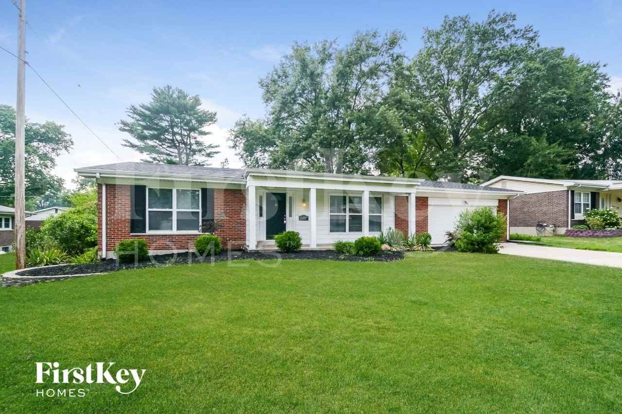 13825 Invicta Dr - Photo 2 of 15