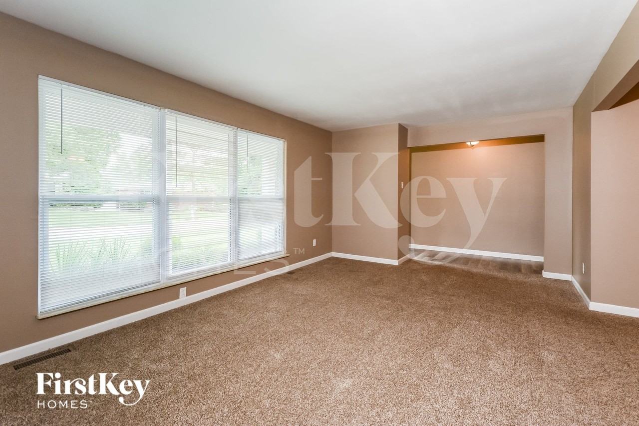 13825 Invicta Dr - Photo 4 of 15