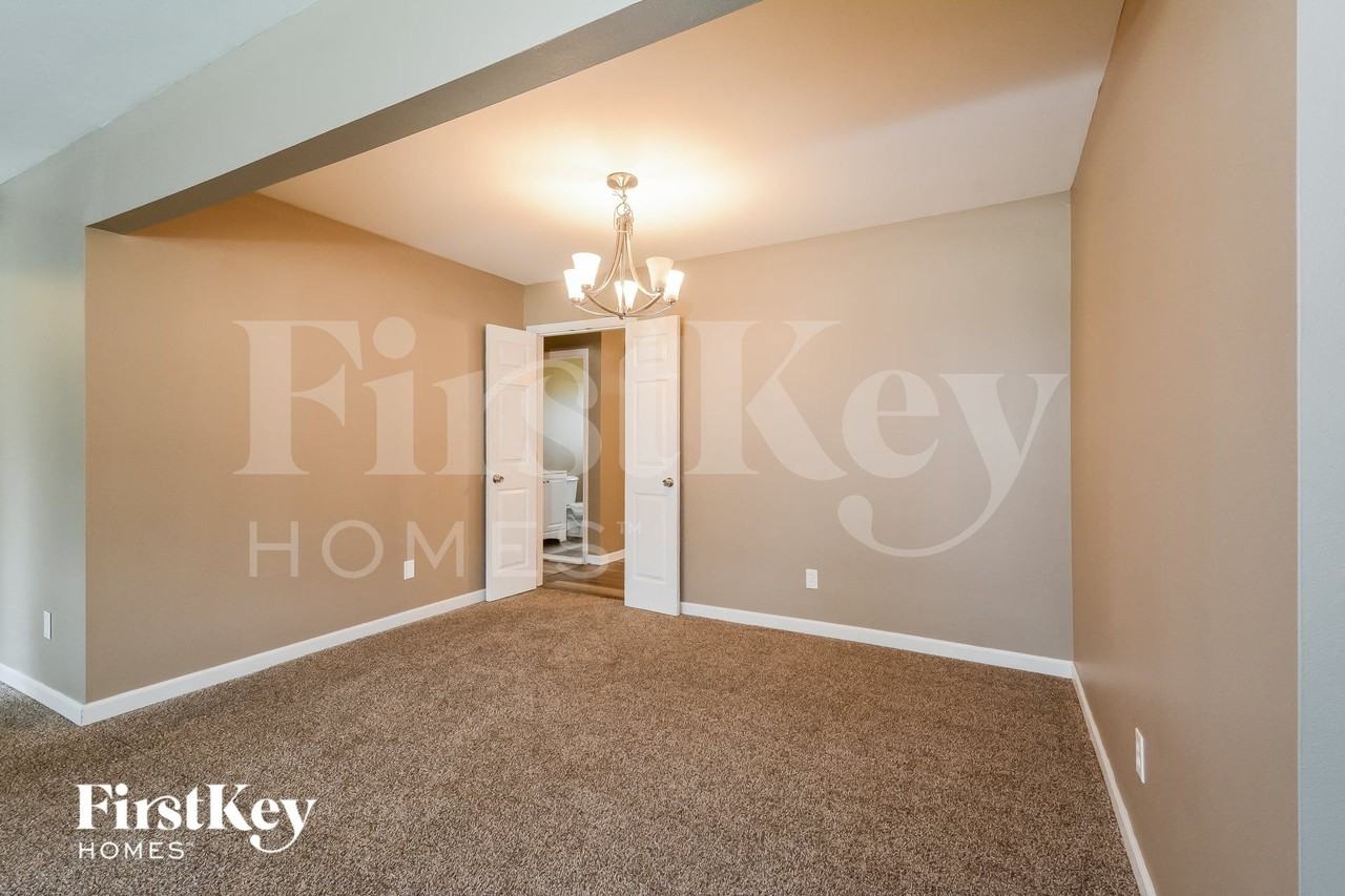 13825 Invicta Dr - Photo 5 of 15