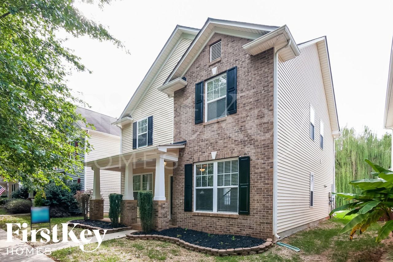 13211 Meadowmere Rd - Photo 2 of 15