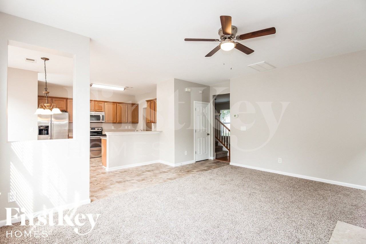 13211 Meadowmere Rd - Photo 4 of 15