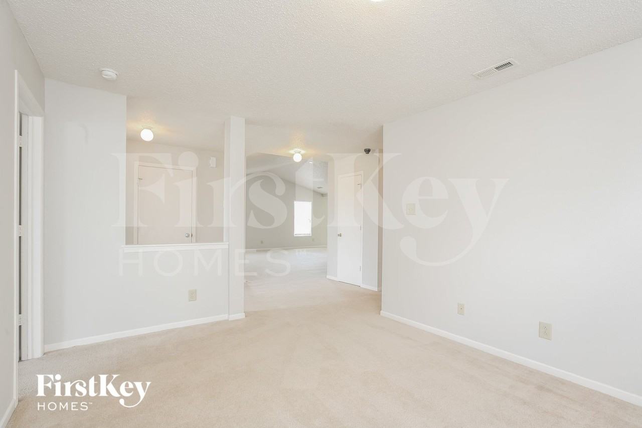 12729 White Rabbit Dr - Photo 4 of 15