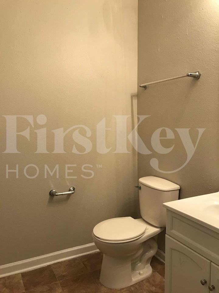 11205 Fall Dr - Photo 5 of 16