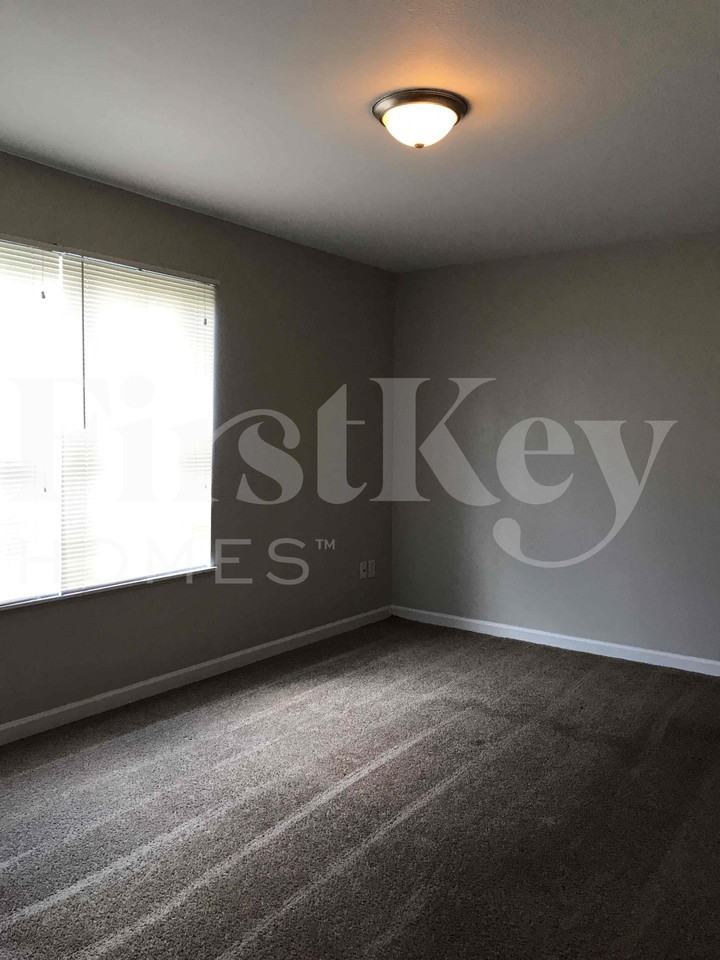 11205 Fall Dr - Photo 6 of 16