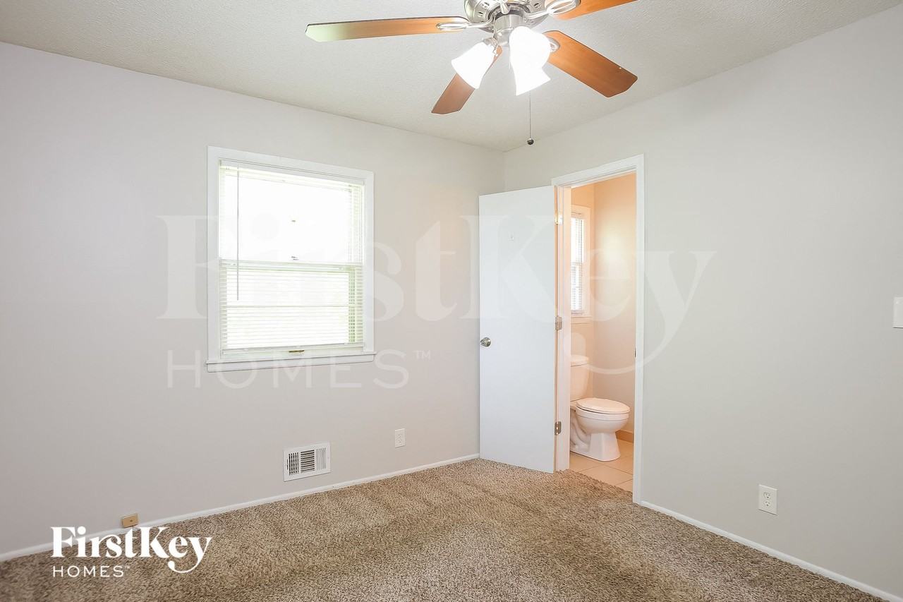 1043 E Lexington Ave - Photo 7 of 15