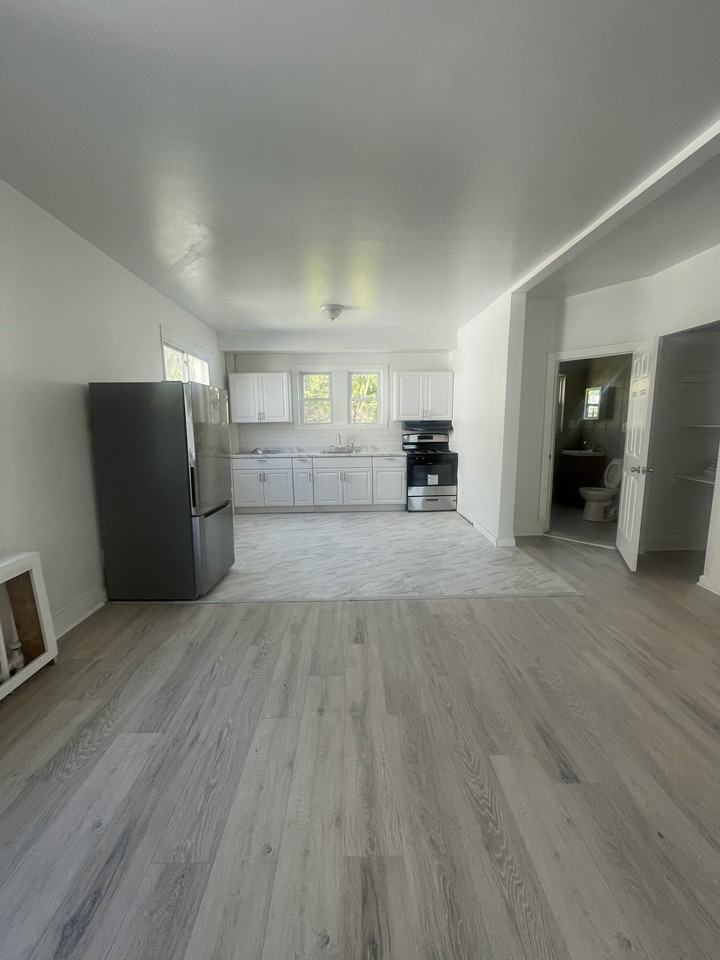 16 Van Buren Street #2 - Photo 2 of 6