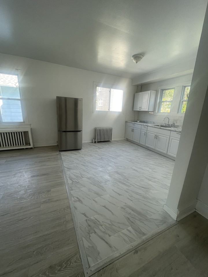 16 Van Buren Street #2 - Photo 5 of 6