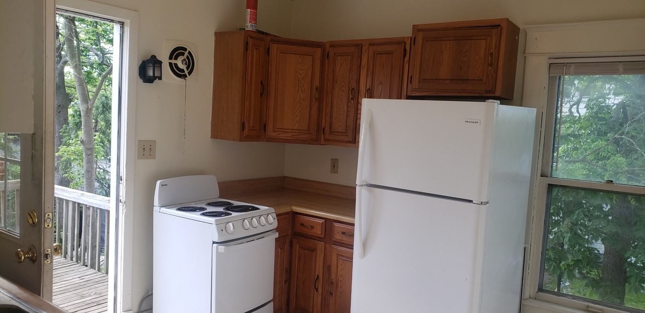 307 N Chestnut St #3 - Photo 2 of 9