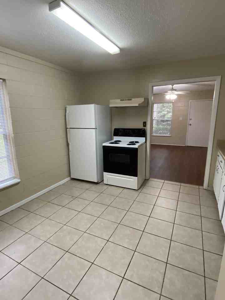 5011 Oleander Dr - Photo 2 of 13