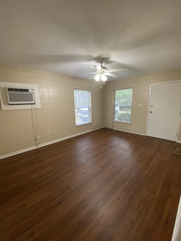 5011 Oleander Dr - Photo 6 of 13