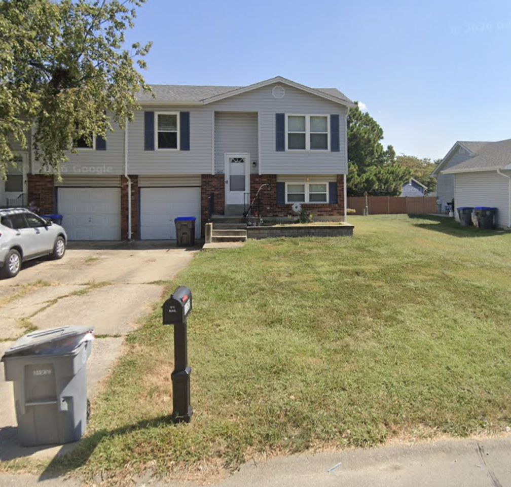 1152 Saint Matthew Ave - Photo 2 of 22
