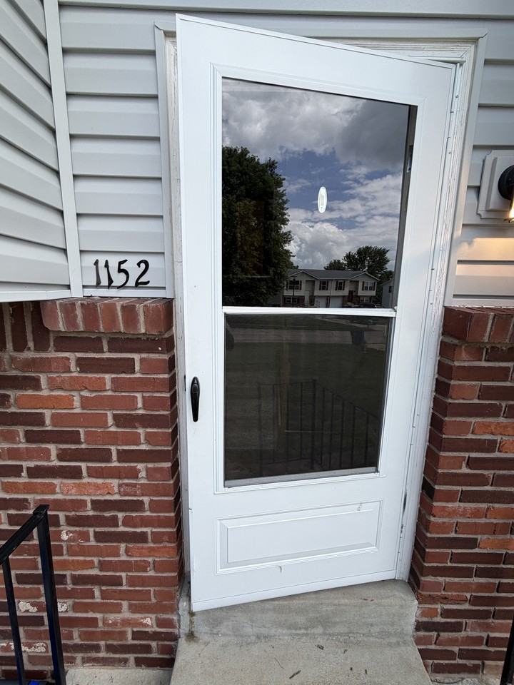 1152 Saint Matthew Ave - Photo 3 of 22