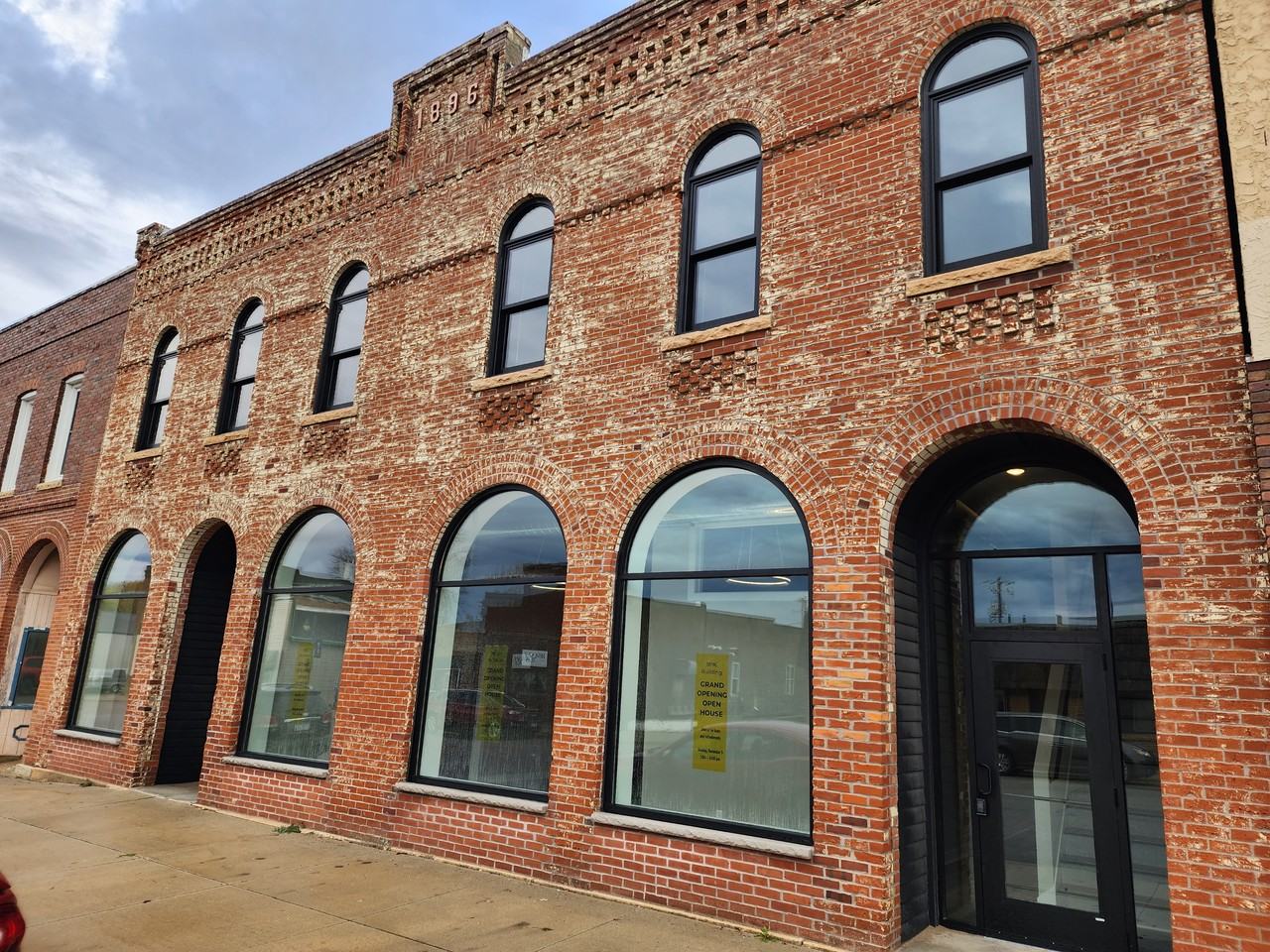 121 Main St S #2C