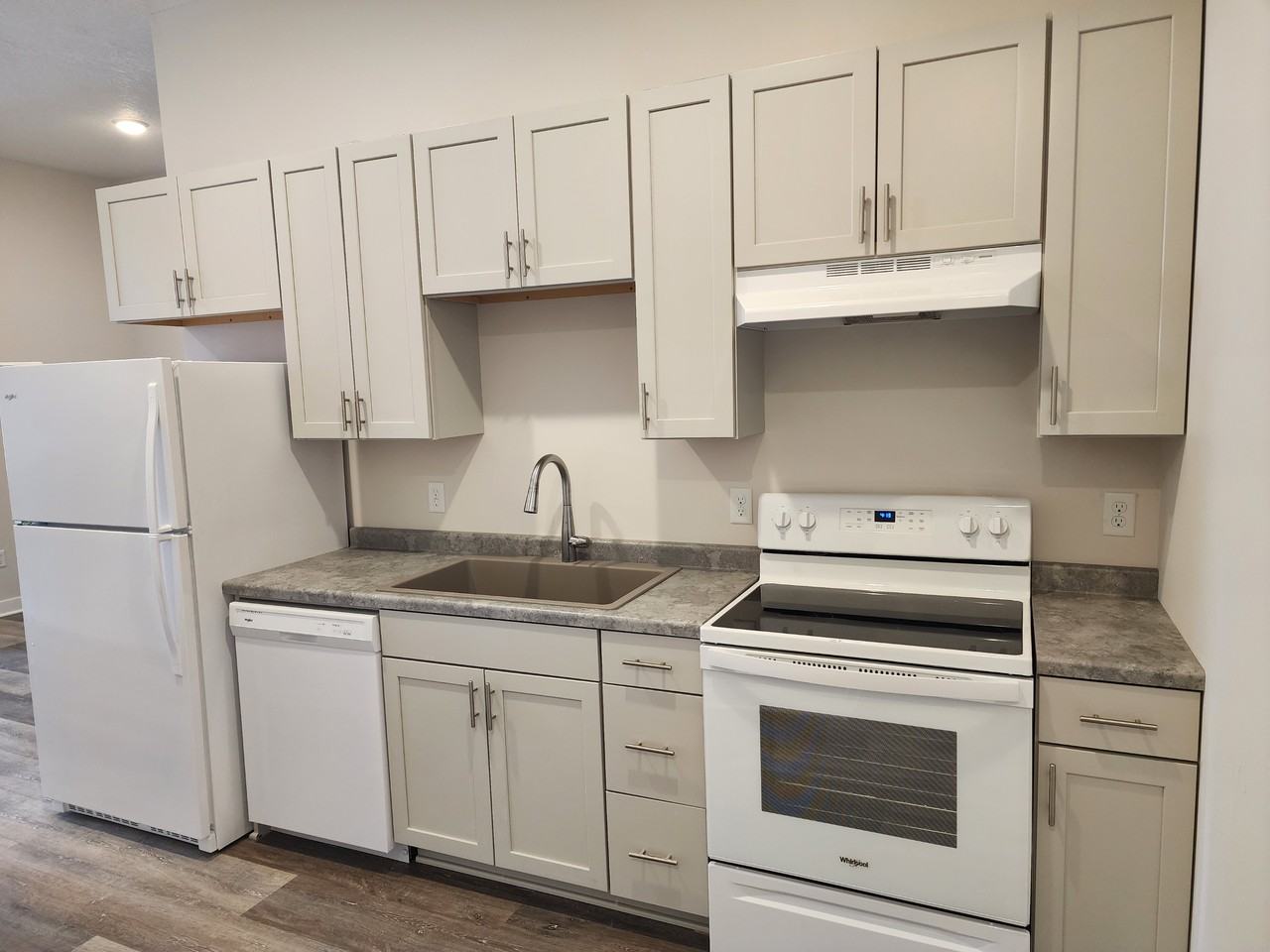 121 Main St S #2C - Photo 2 of 8