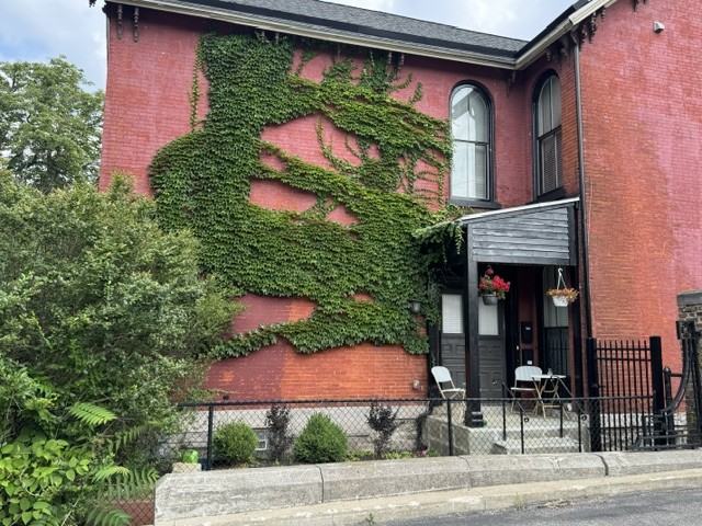 11 Whitney Pl #2 - Photo 3 of 15