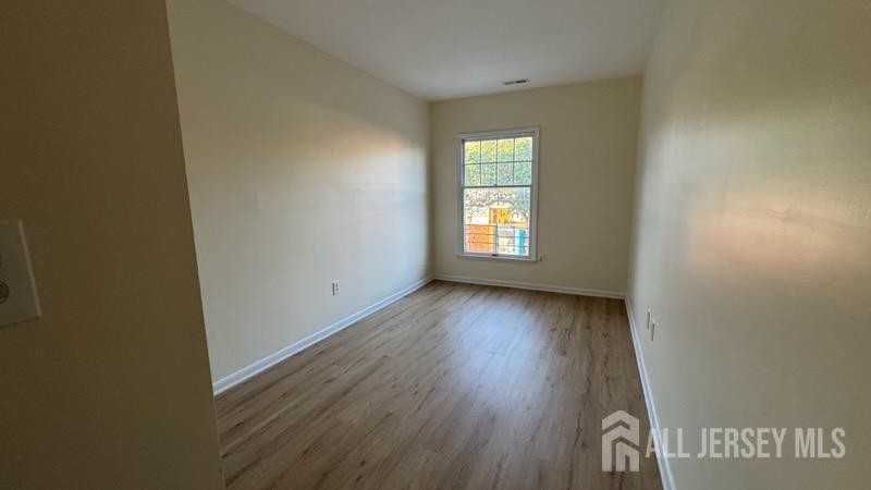 431 Main St - Photo 7 of 10