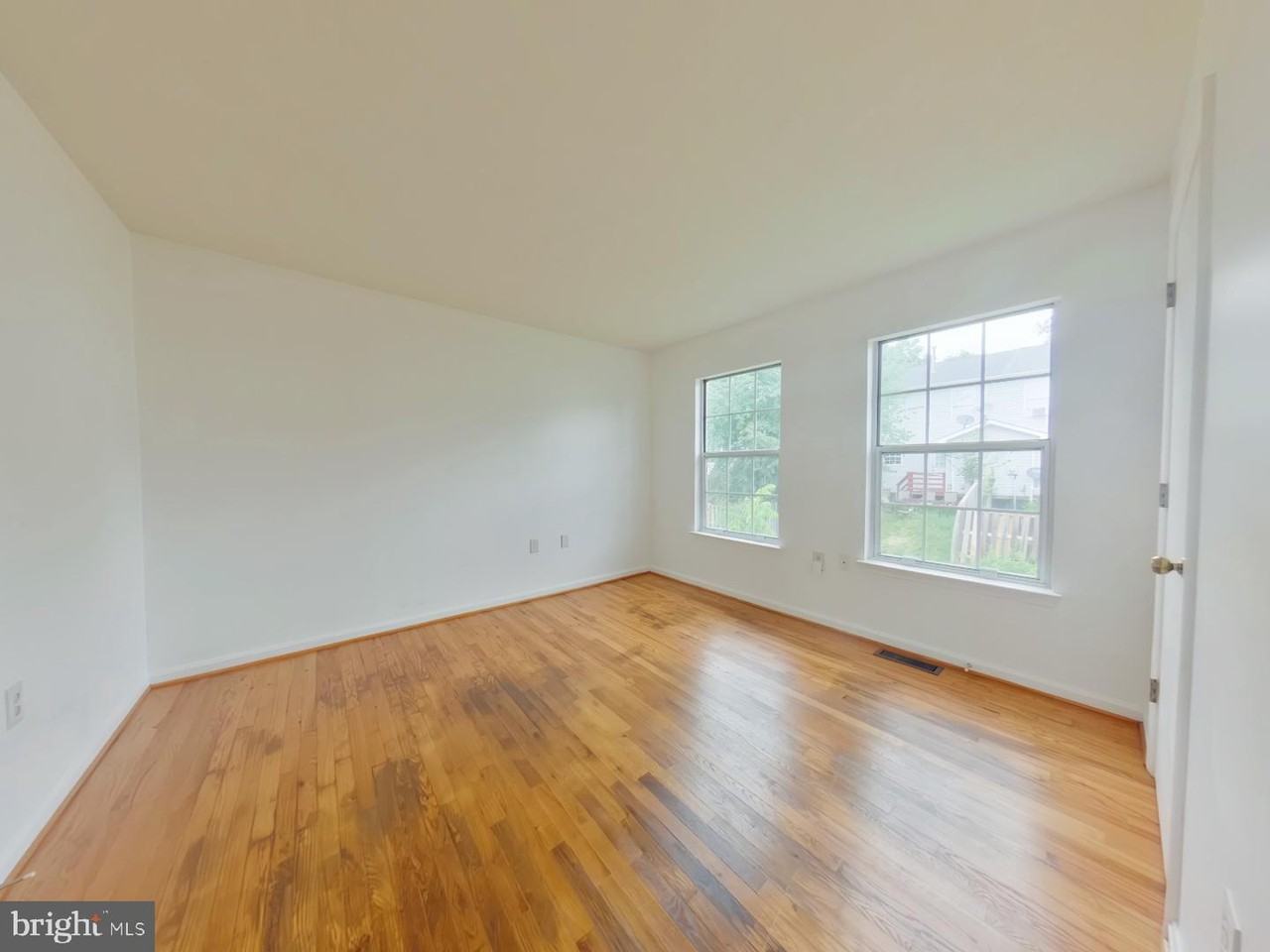 118 Parkside Dr - Photo 2 of 12