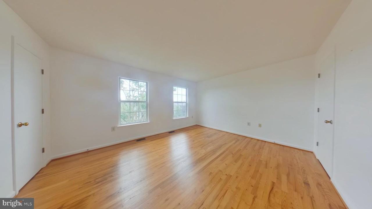 118 Parkside Dr - Photo 3 of 12