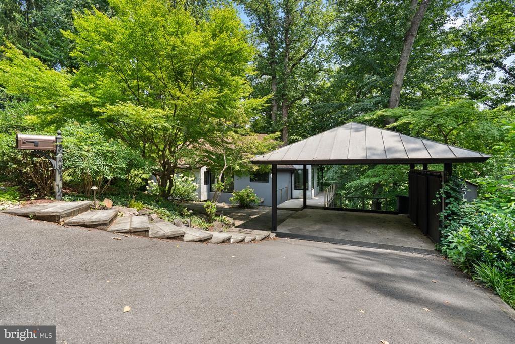 5517 Mohican Rd - Photo 4 of 49