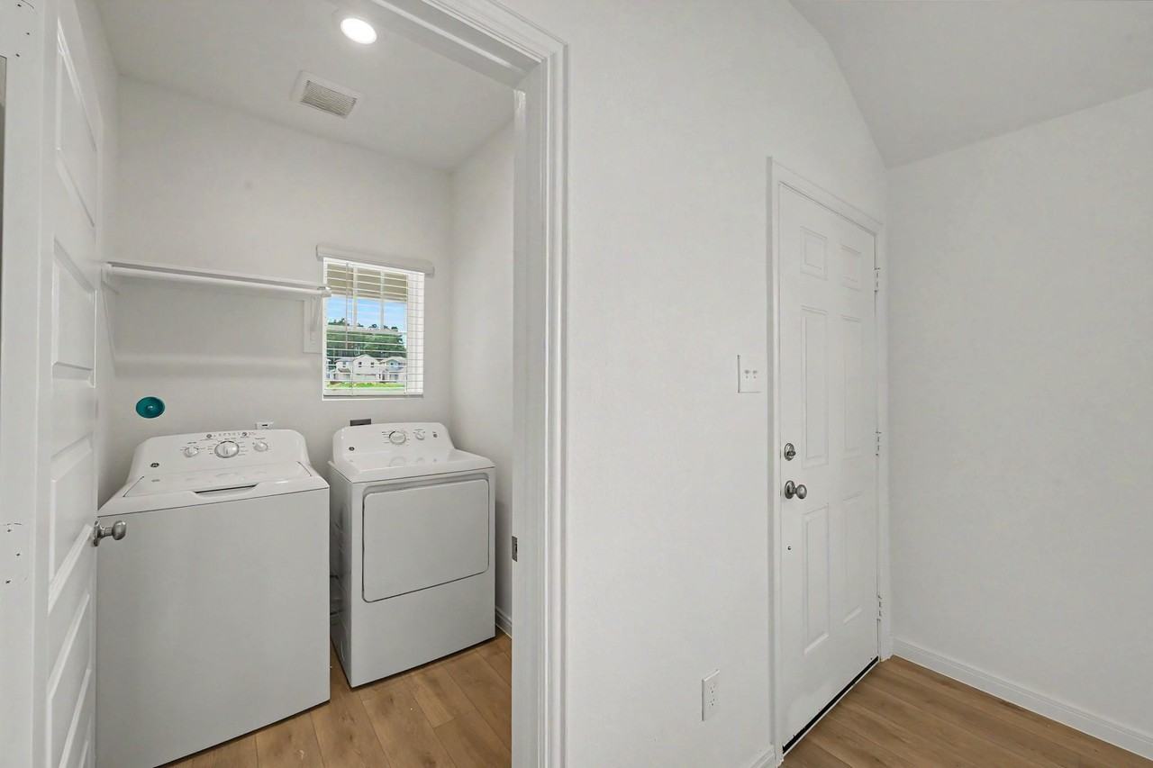 25260 Leather Leaf Ct - Photo 5 of 23