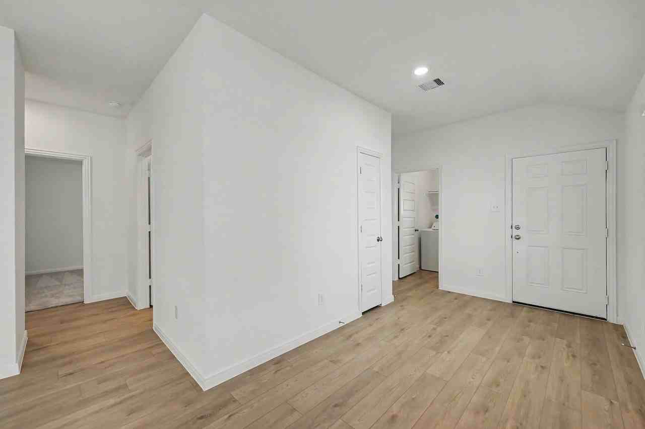 25260 Leather Leaf Ct - Photo 6 of 23